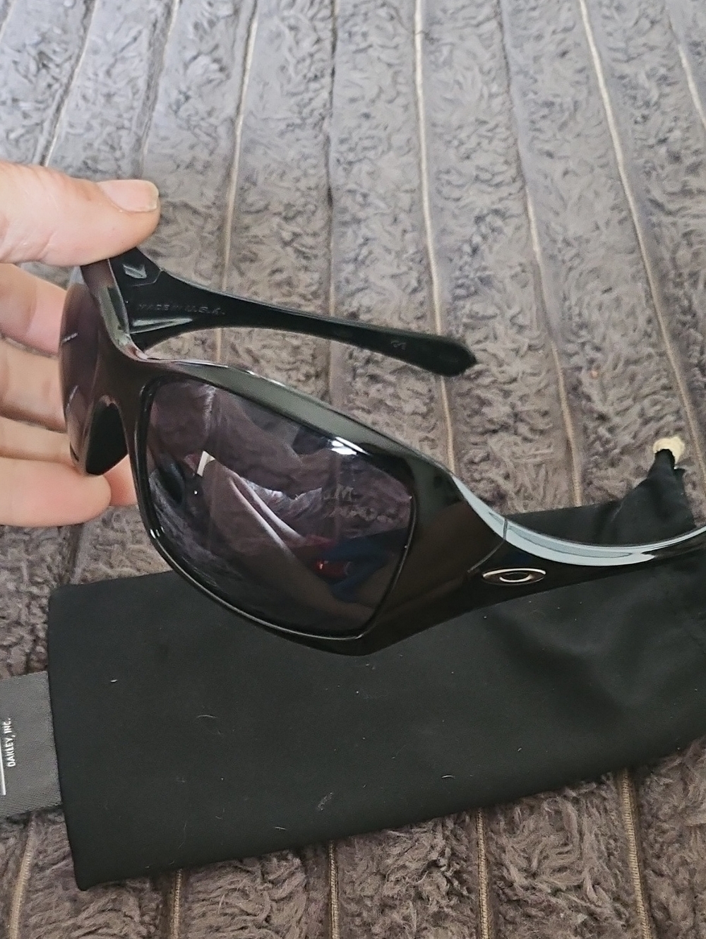 OAKLEY!! Ravishing designer sunglasses!!! Brand New!!